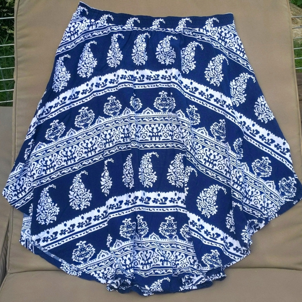 Flowy navy & white summer skirt
